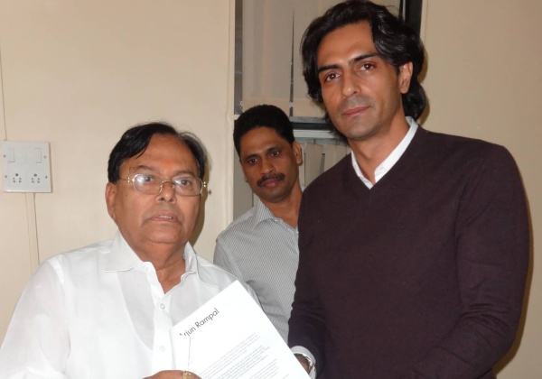 Arjun Rampal Meets Minister for Sunder