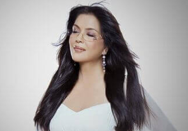 Zeenat Aman Says Ban Horse Carriages