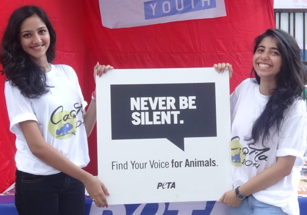 Schitz en Giggles for PETA Youth