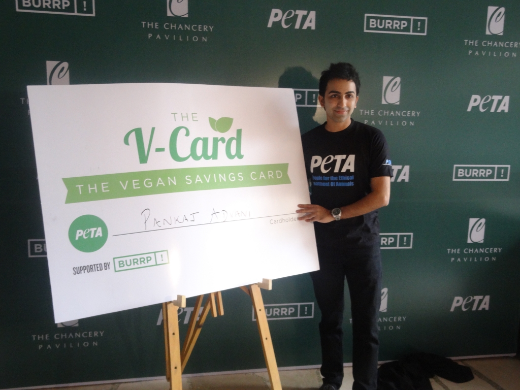 pankaj_advani_unveils_vcard_bangalore