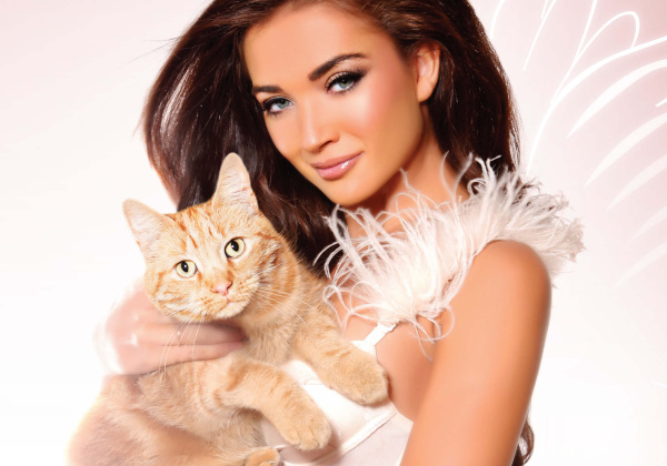 Celebrities Who Adopt Dogs and Cats and Support Sterilising Them