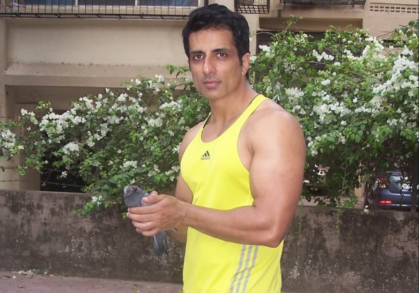 Sonu Sood Rescues Pigeon