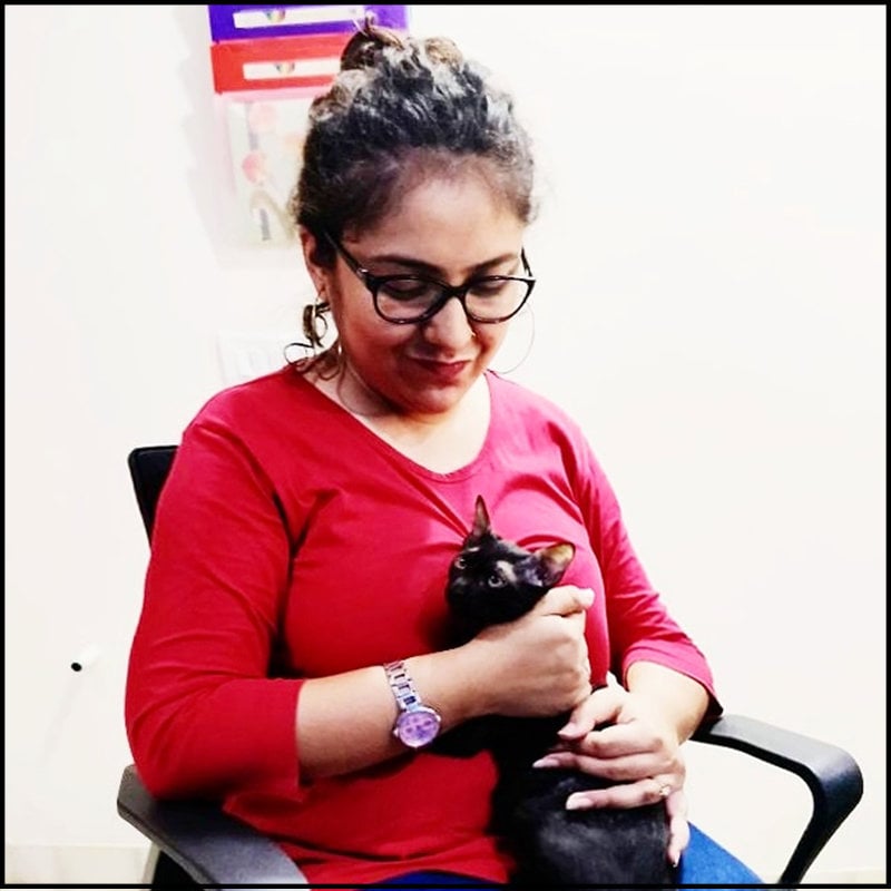 Shreoshi photo with cat for women's day