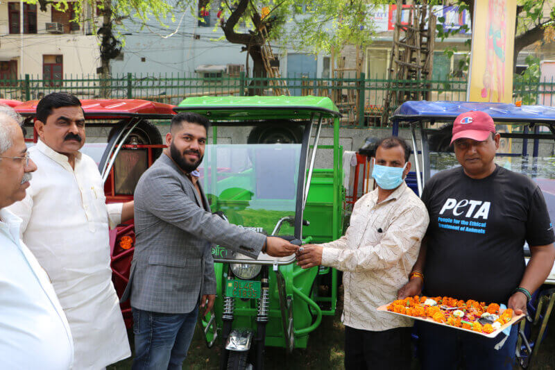 Delhi event bullocks replaced with e-rickshaws March 2022 photos