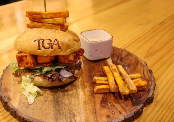 Mumbai: The Green Affair Café Is the Vegan Party Destination