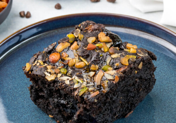 Contest Closed-Hyderabad: Enter PETA India’s Contest to Win a Heavenly Vegan Brownie from E’woke Vegan Café!