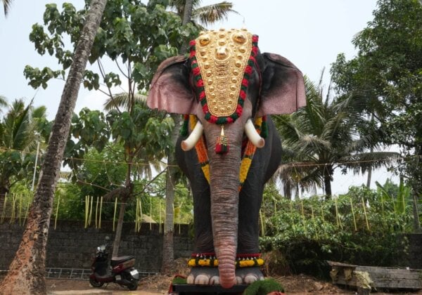 कोच्चि के पहले मंदिर ने अभिनेत्री प्रियामणि और PETA इंडिया द्वारा उपहार में दिए गए विशालकाए यांत्रिक हाथी महादेवन के साथ ‘नादयिरुथल’ मनाया