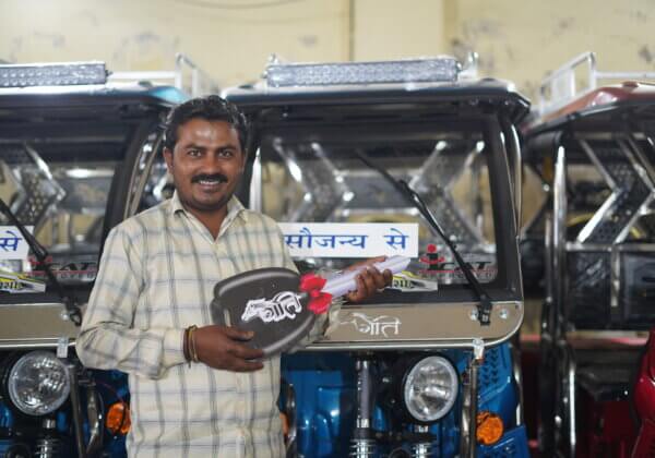 Thackersey Group Transforms Lives of Ten Families and Animals Through Support of E-Rickshaw Initiative