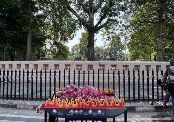 विश्व खाद्य दिवस से पहले इंसानी माँस हेतु व्यक्ति को जिंदा ‘भूना’ गया